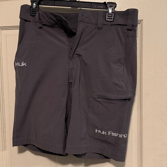 Huk Graphite Fishing Shorts - Picture 1 of 2